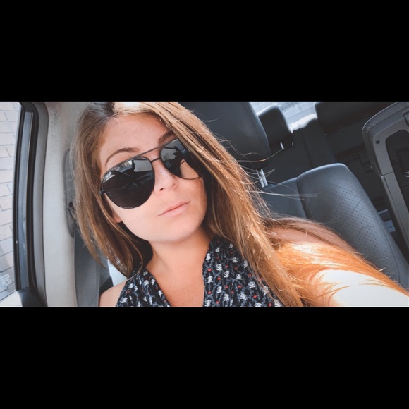 Meet your Posher, Melissa - Picture 1 of 1